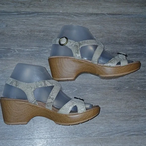 Women's Julie Dansko snakeskin shoes size 37 - Picture 3 of 12